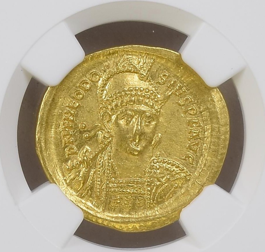  Römisches Reich 1 Gold Solidus 402-450 n.Ch. | NGC Ch AU Strike: 5/5 Surface: 4/5 | Theodosius II   