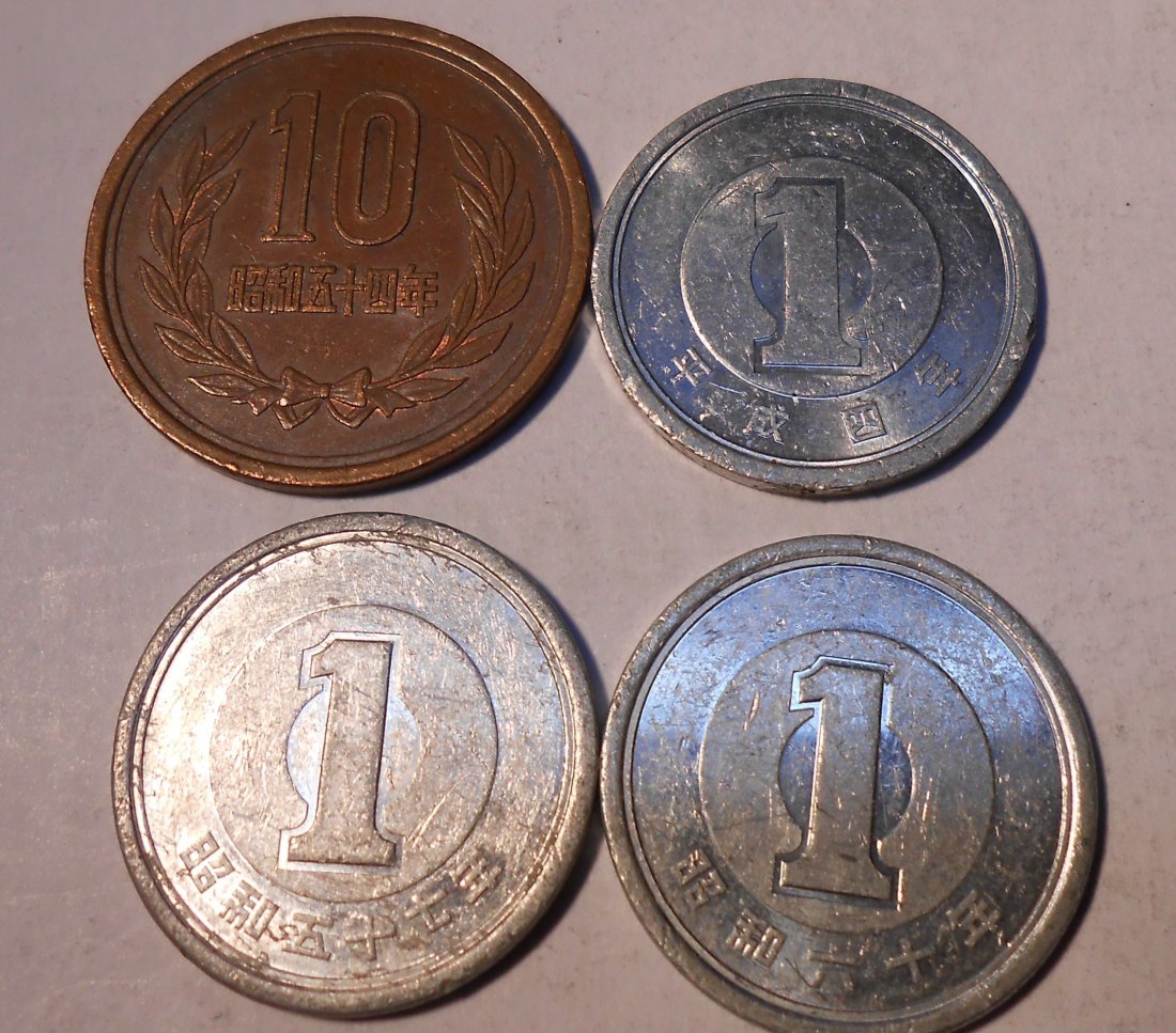  M.4.Japan, 4er Lot, 1 Yen 1982+1985+1992 sowie 10 Yen 1979   