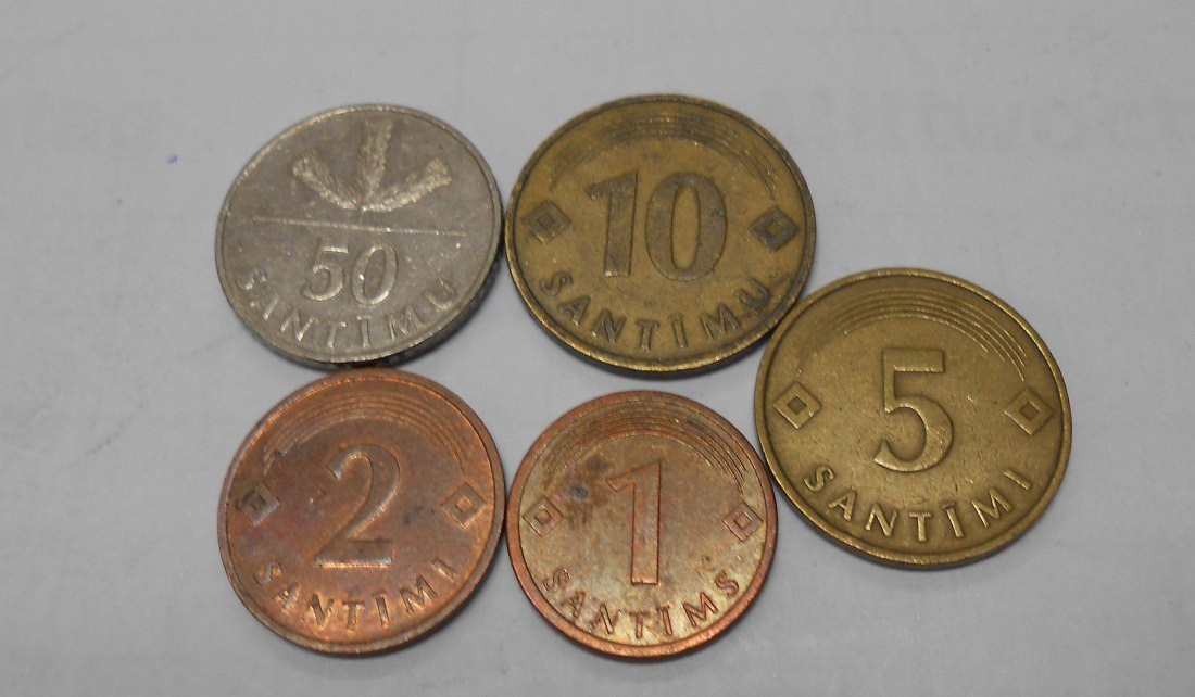  M.32.Lettland, 5er Lot1 Santimes 2008, 2 Santimi 1992, 5 Santimi 1992,10 Santimu 1992 und 50 Santimu   