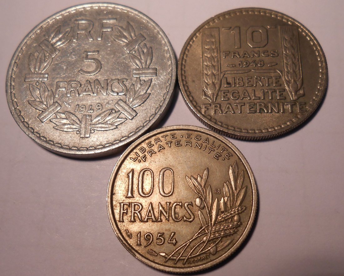  k.1 Frankreich, 3er Lot Kursmünzen, 5 Francs 1949, 10 Francs 1948 und 100 Francs 1954   