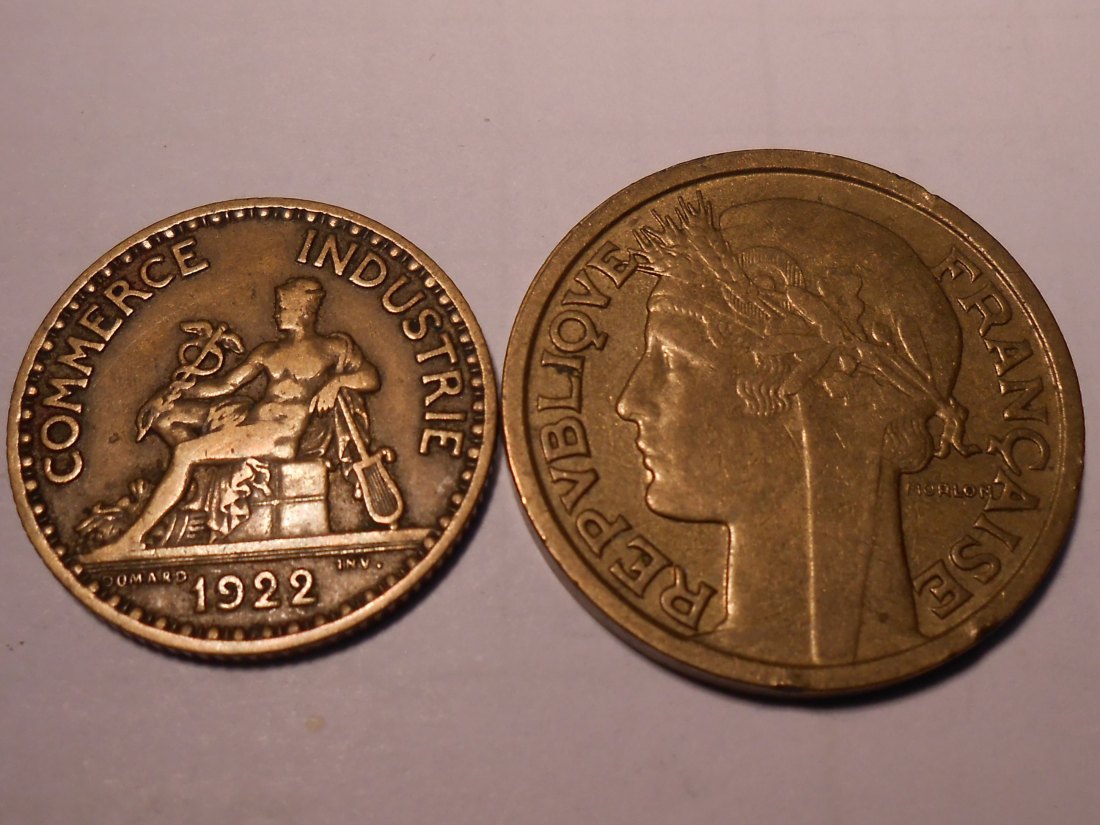  k.3 Frankreich, 2er Lot 1 Franc 1922 und 2 Francs 1939   