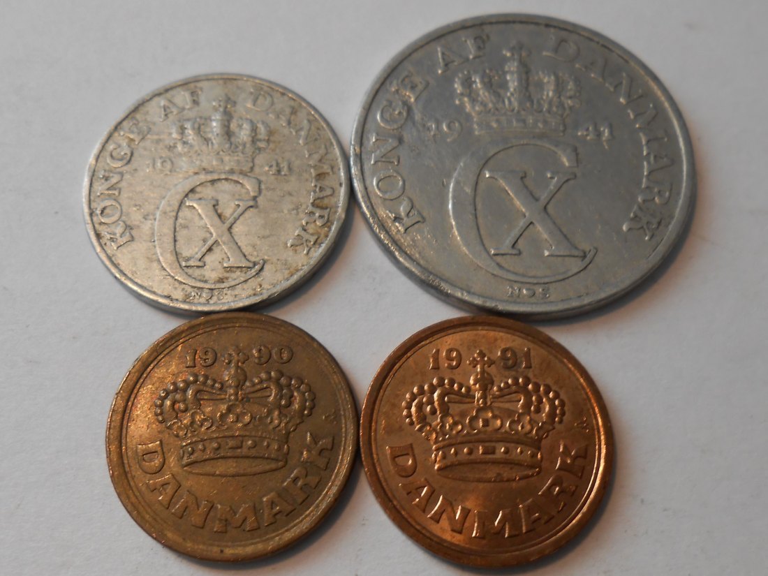  M.100. Dänemark, 4er Lot, 2 Öre 1941, 5 Öre 1941, 25 Öre 1990 und 1991   