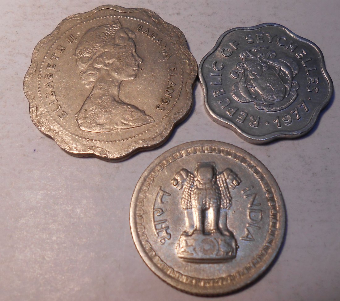  TK21 Indien/Bahamas Isl./Seychellen 3er Lot, 25 Paise, 10 Cents 1969, 5 Cents 1977   