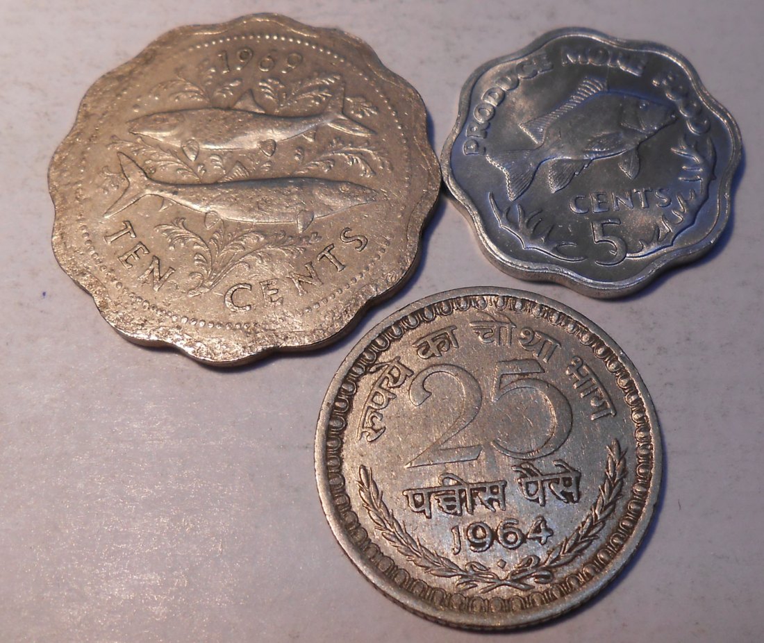  TK21 Indien/Bahamas Isl./Seychellen 3er Lot, 25 Paise, 10 Cents 1969, 5 Cents 1977   