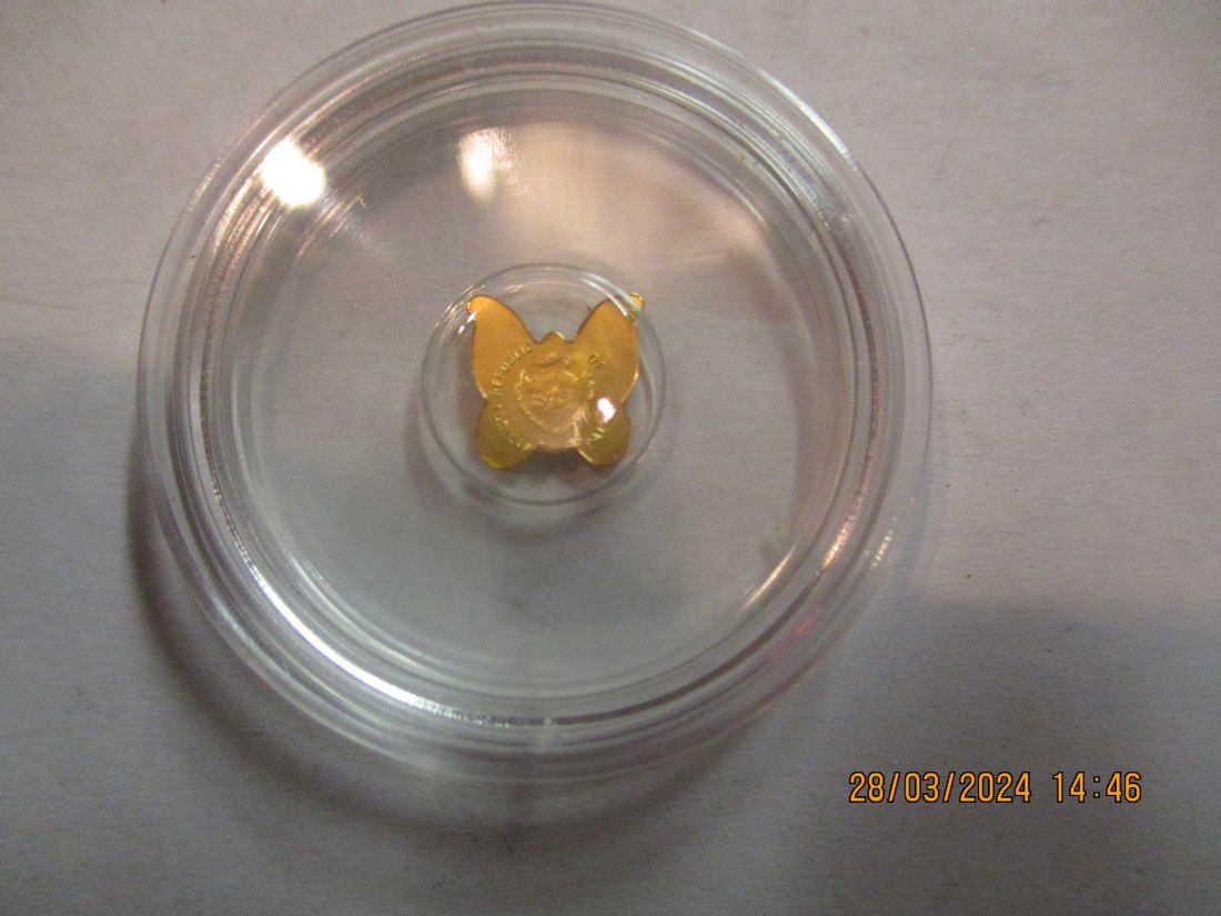  1 Dollar ohne Jahr Butterfly Palau Goldmünze 9999er Gold 0,5 Gramm / M15   