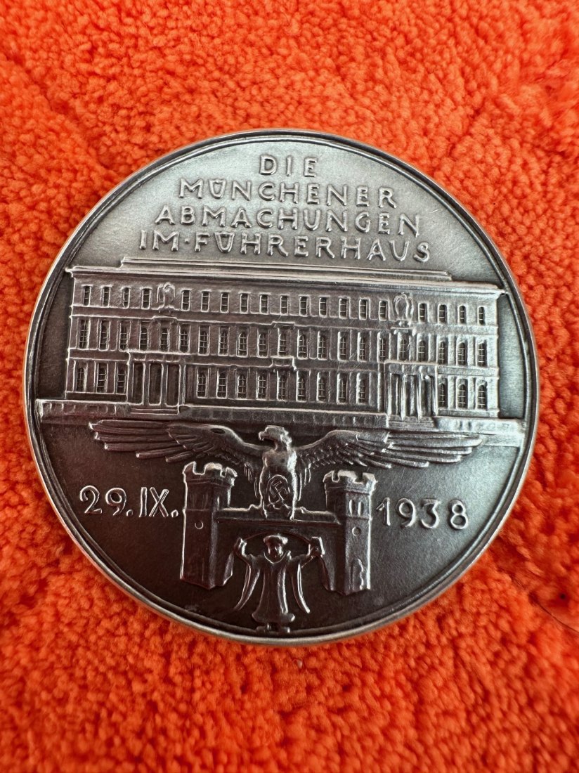  Goetz Medal On the Munich Agreement Hitler Mussolini's Chamberlain's Daladier   