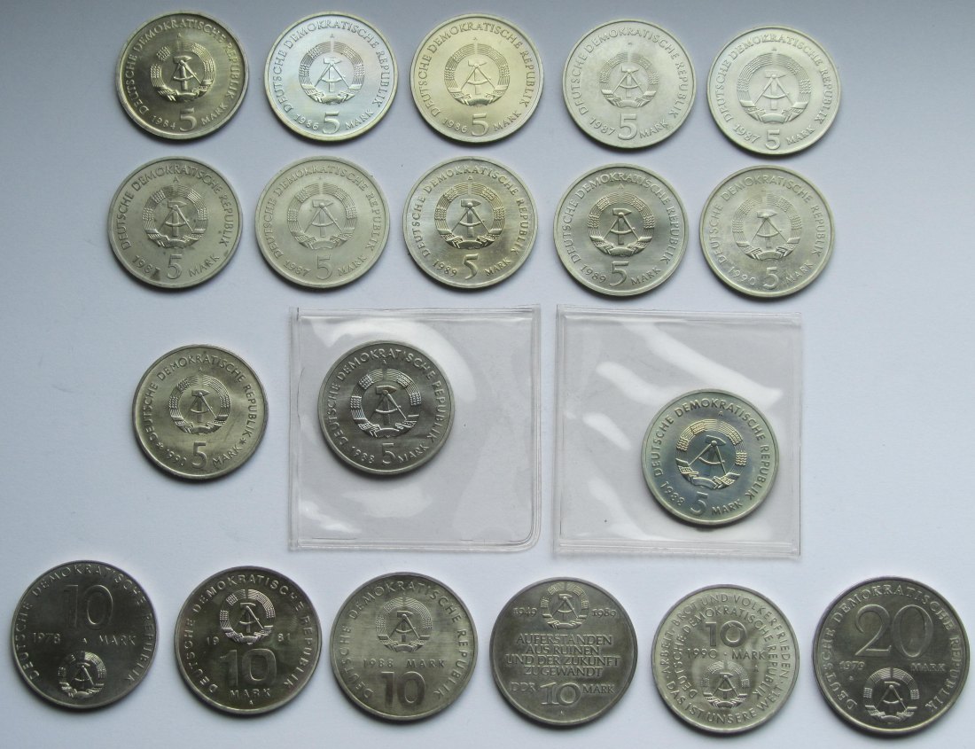  DDR: Lot aus 19 verschiedenen Gedenkmünzen   