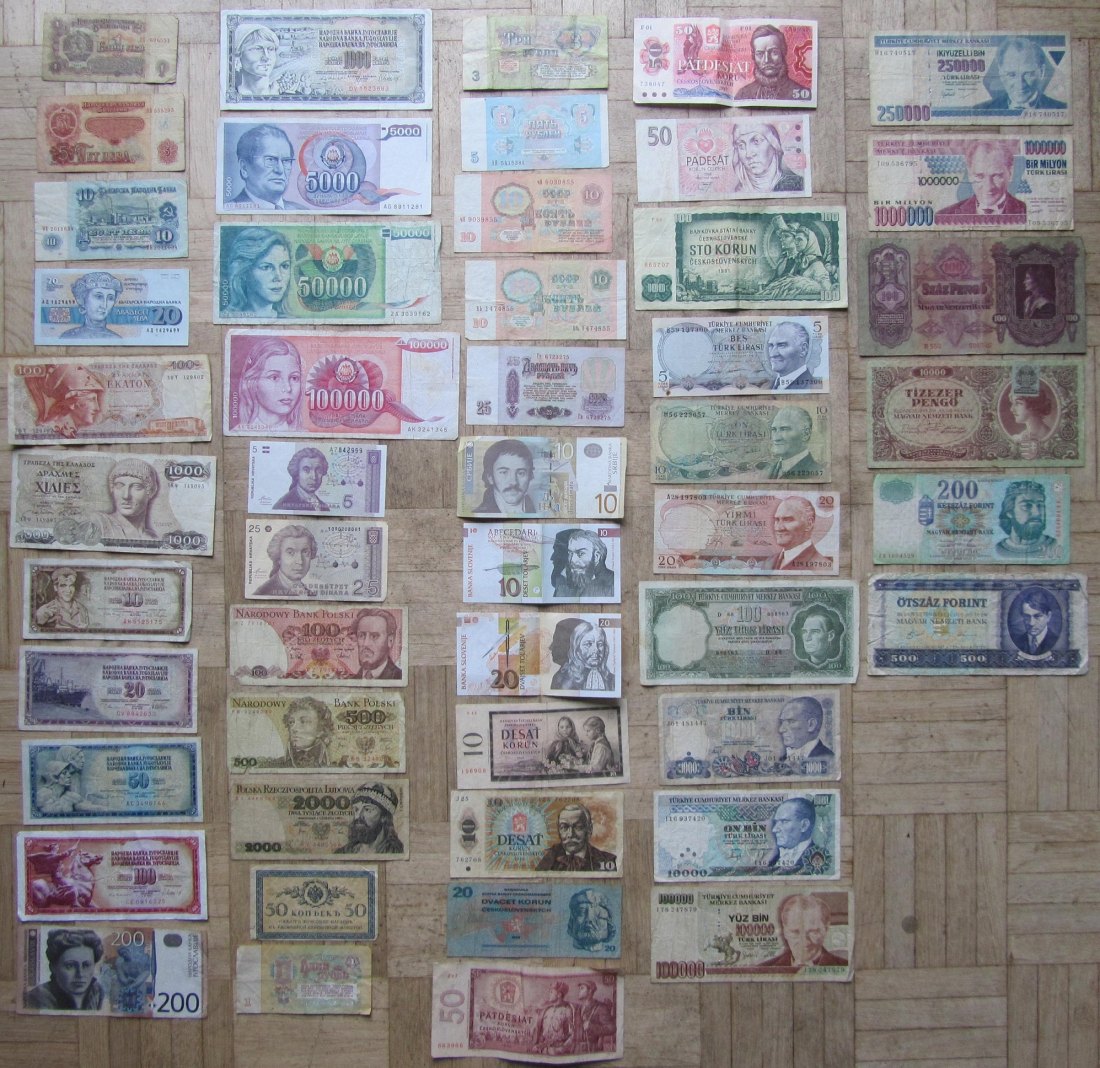  Osteuropa: Lot aus 50 verschiedenen Banknoten   