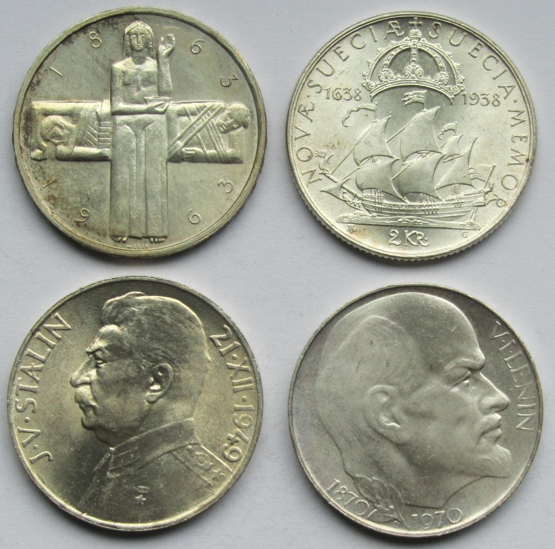  Europa: Lot aus vier Silbermünzen, zusammen 40,6 g Feinsilber   