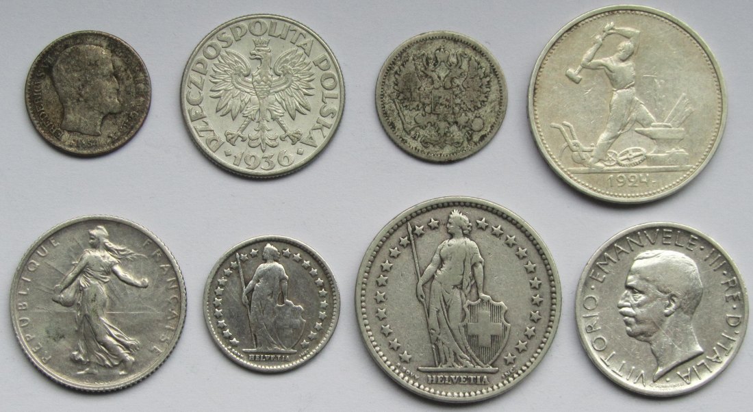  Europa: Lot aus acht verschiedenen Silbermünzen, zusammen 32,5 g Feinsilber   