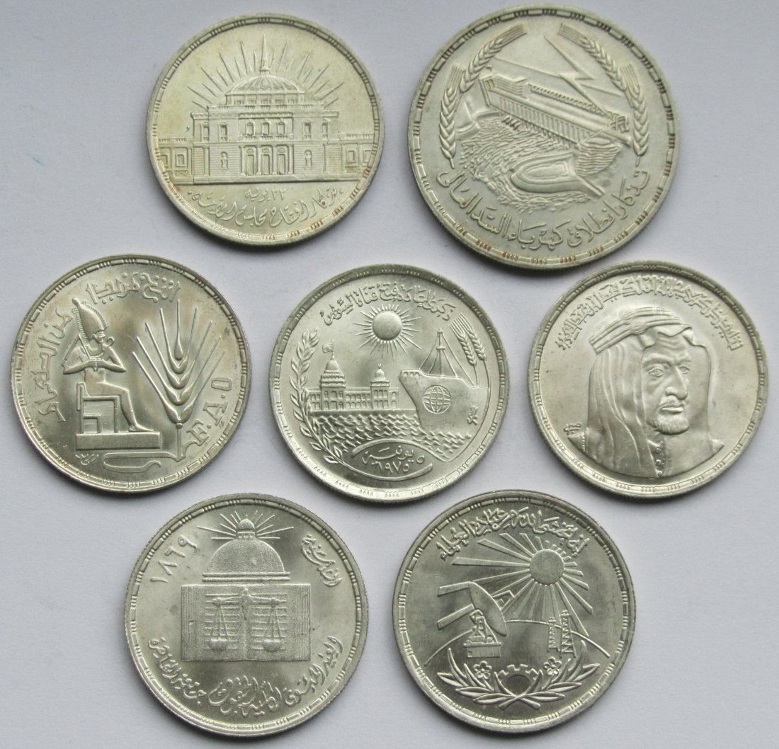  Ägypten: Lot aus sieben verschiedenen Silbermünzen, zusammen 84,6 g Feinsilber   