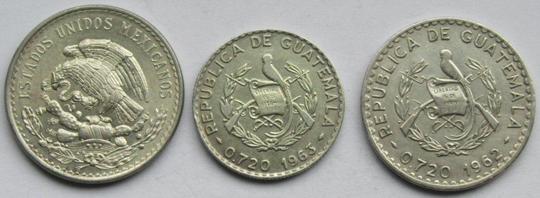  Mexiko/Guatemala: Lot aus drei Silbermünzen, zusammen 21,6 g Feinsilber   