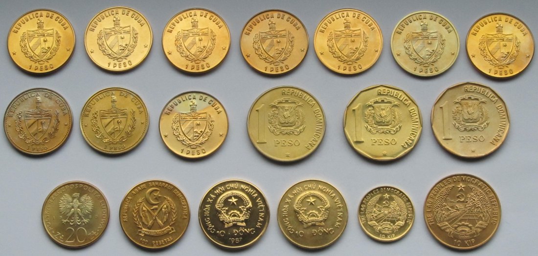  Lot aus 19 vergoldeten Schiffsmünzen aus aller Welt   