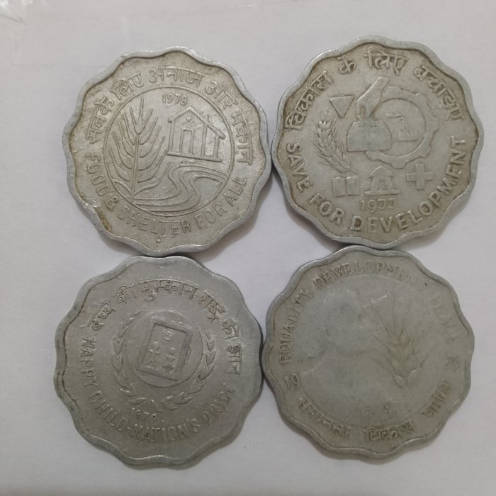  (G)  India only 4 different used coin   