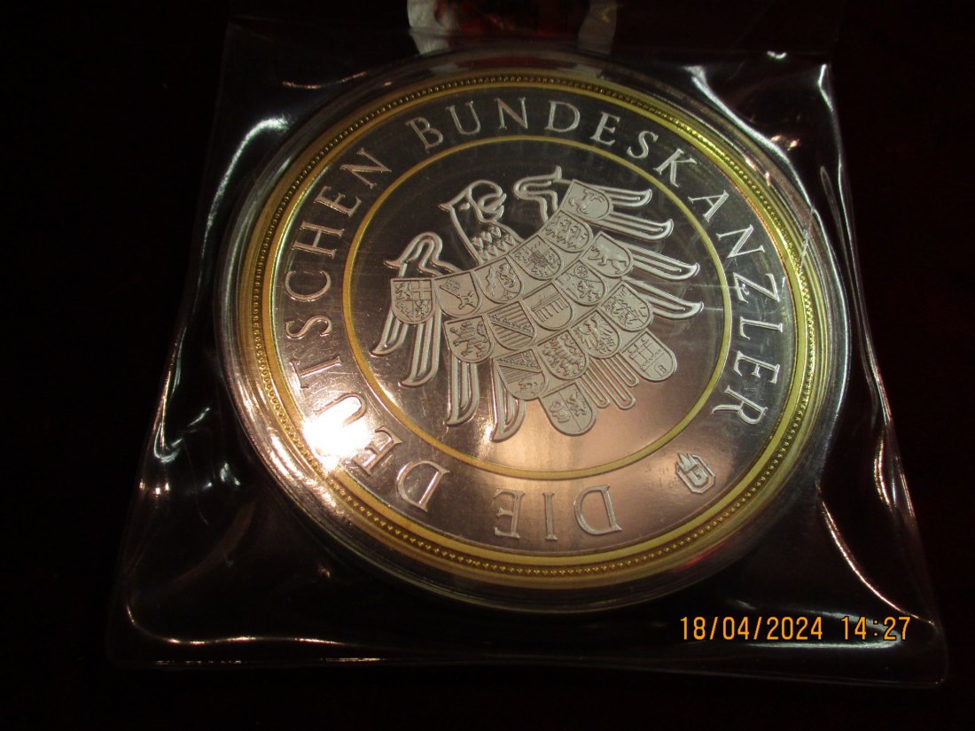  Medaille Motiv Konrad Adenauer siehe Foto / 4   