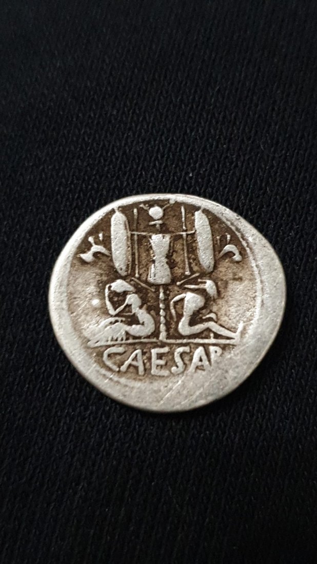  Roman 49-44BC Julius Caesar AR denarius trophy with 2 captives   