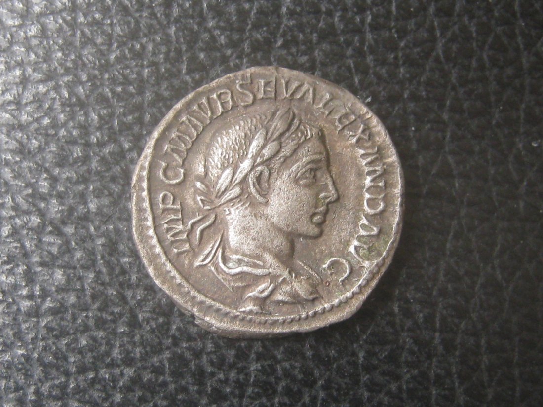  Römisches Kaiserreich;Severus Alexander-222-235;Rv.: PM TRP II COS PP, Salus mit Patera auf Thron   
