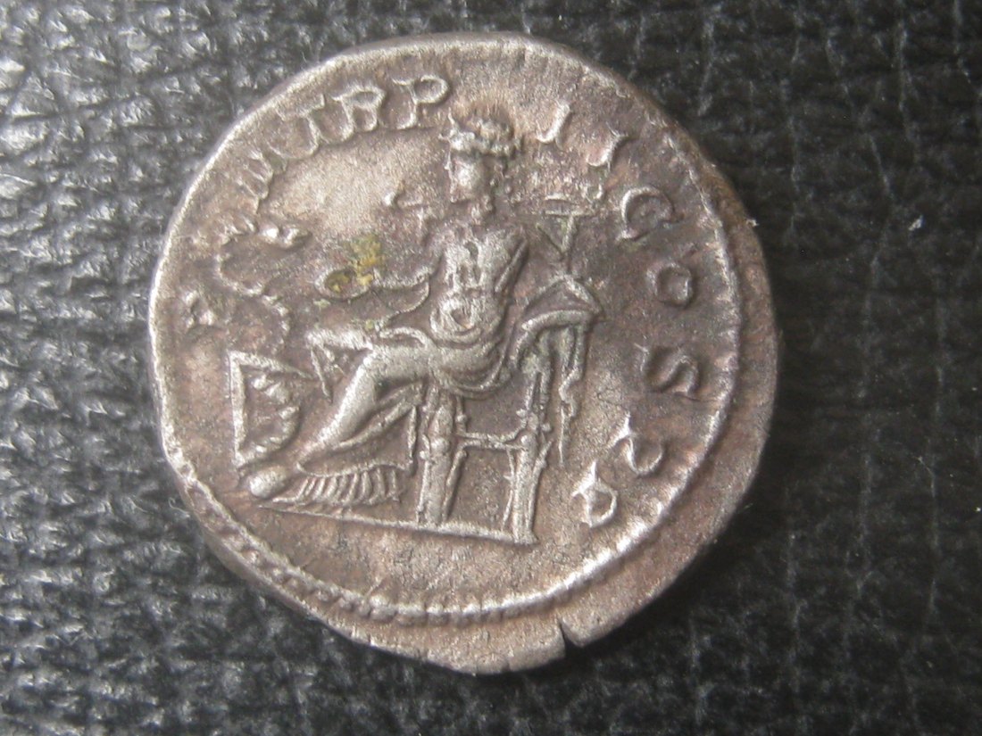  Römisches Kaiserreich;Severus Alexander-222-235;Rv.: PM TRP II COS PP, Salus mit Patera auf Thron   