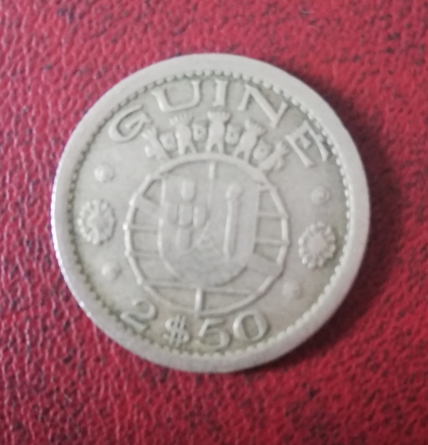  * * * GUINEA (Portuguese Overseas territory) 2,50 Escudos 1952  * * *   