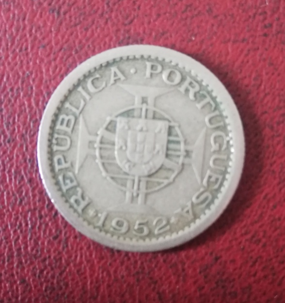  * * * GUINEA (Portuguese Overseas territory) 2,50 Escudos 1952  * * *   