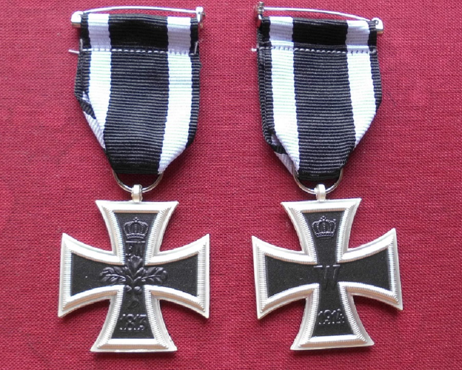 Militaria Auszeichnung Orden EK Eisernes Kreuz 1914 W am Band Deutsches Reich