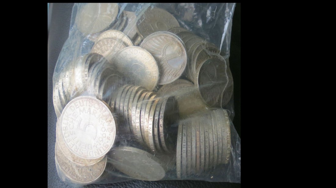 50 x 5-DM-Silbermünzen, sog. Heiermänner,versch. Jahrgänge; insgesamt 350 Gramm Feinsilber
