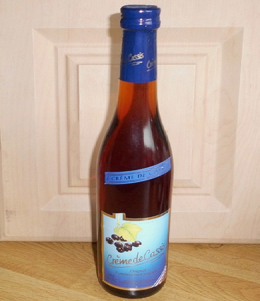 Creme de Cassis schwarzer Johanisberenlikör aus Frankreich 0,5 Liter 15% Alc