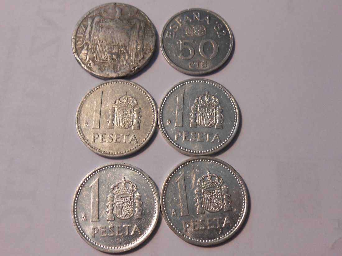 M.180. Spanien 6er Lot, 10 Centimos 1945, 1 Peseta 1945 mit 82 im Stern, 1 Pesata 1985 1986 1987 198
