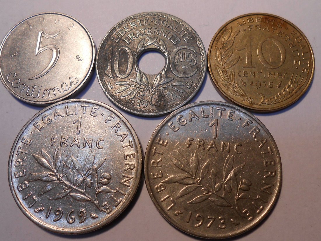 M.150. Frankreich 5er Lot, 5 Cent.1962, 10 Cent.1941, 10 Cent.1975, 1 Franc 1969+1973