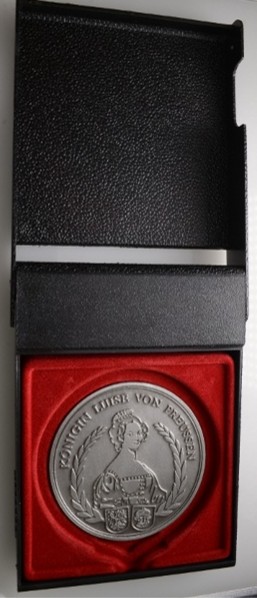  Medaille 2010; Königin Luise von Preussen; Ø 59,5 mm; 55,85 g, in Klappbox   