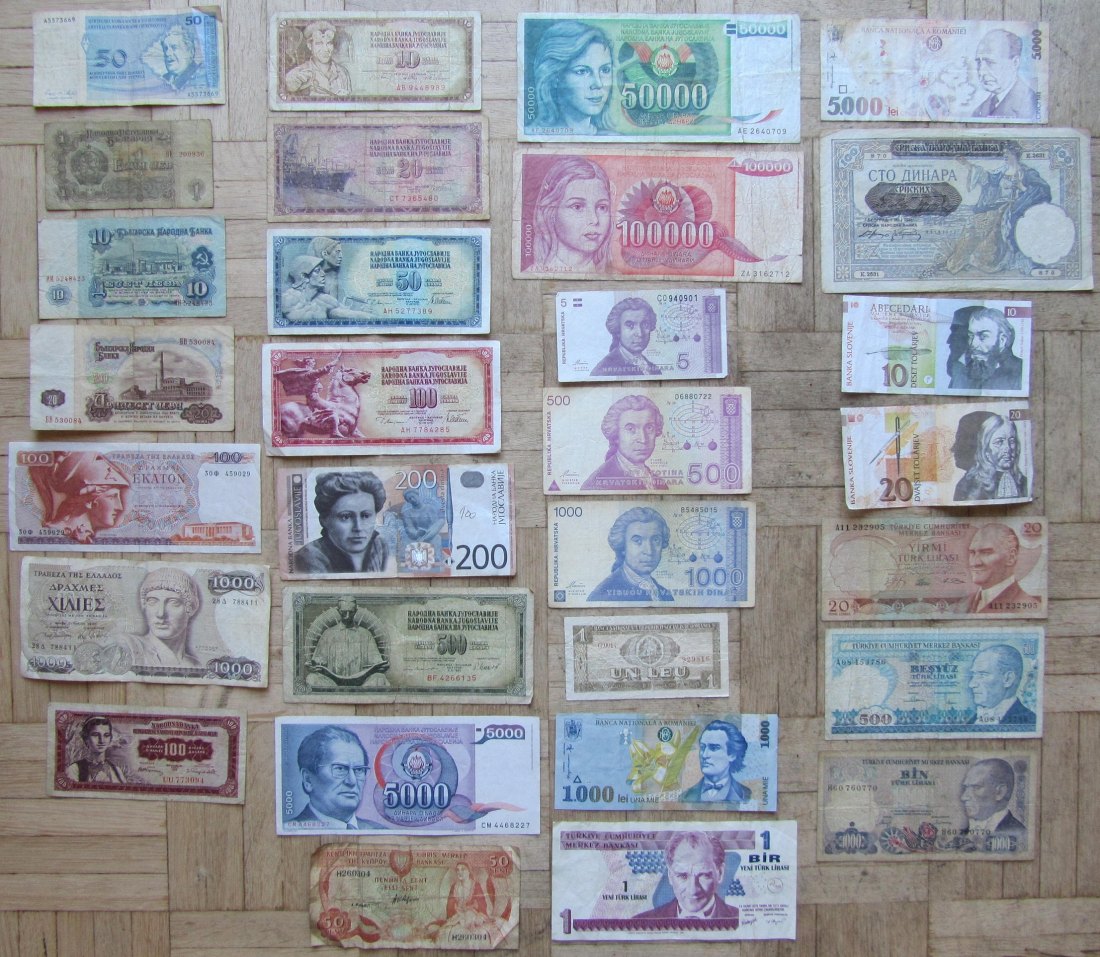  Südosteuropa: Lot aus 30 verschiedenen Banknoten   
