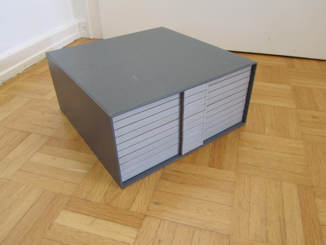  Beba-Kasten mit roten Filzen, ohne Deckel   