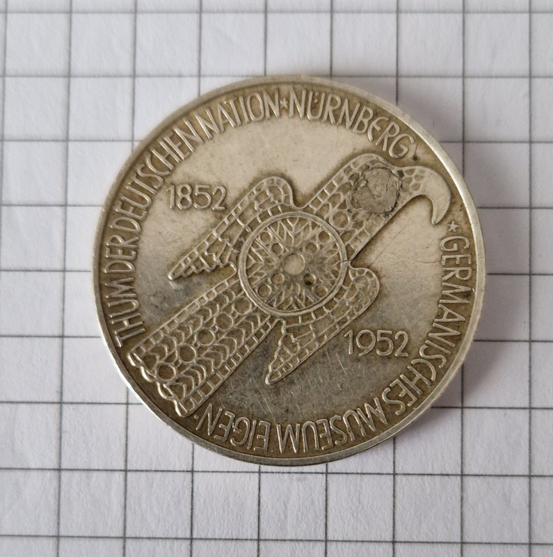 Original 5 DM Deutschland 1952 D , Germanisches Museum (leicht beschädigt)