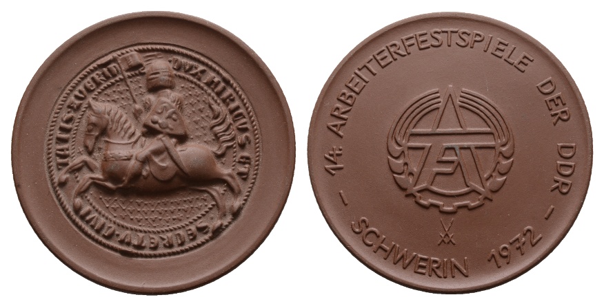  Schwerin 1972, 14. Arbeiterfestspiele der DDR; Medaille, Porzellan; 34,45 g, Ø 62 mm   