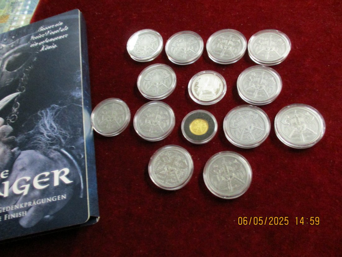  13 Silbermedaillen 333er Silber Ca: 60,91g fein 1x 585er Gold Ca.0,90g fein - 1101273-1101283 /3   