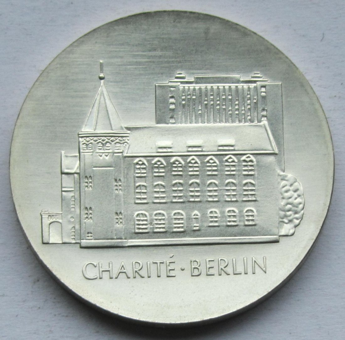  DDR: 10 Mark Charité 1986   
