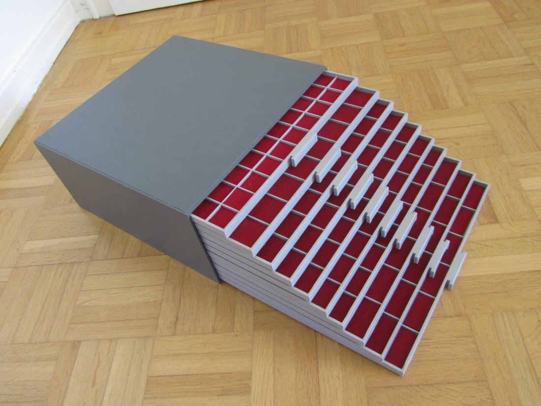  Beba-Kasten mit roten Filzen, ohne Deckel   