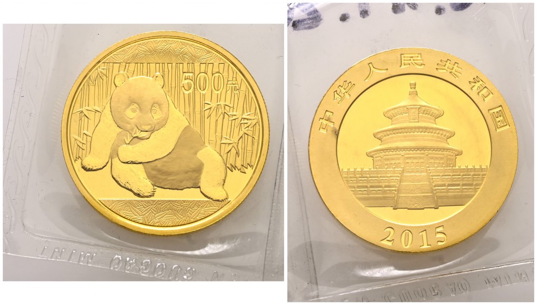 PEUS 2739 China 31,1 g Feingold. Sitzender Panda vor Bambus 500 Yuan GOLD Unze 2015 Uncirculated (eingeschweißt)