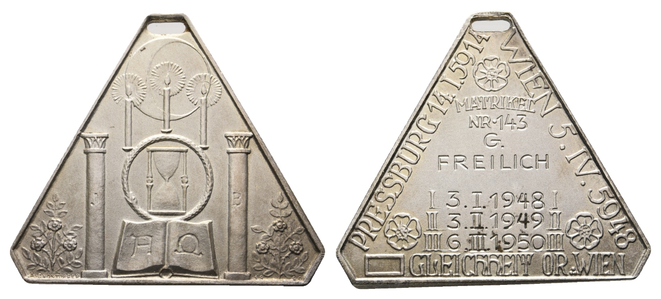  Medaille; Freimaurer; Pressburg / Wien; unedel; gelocht; 16,63 g, H 39,50 mm x B 45,46 mm   