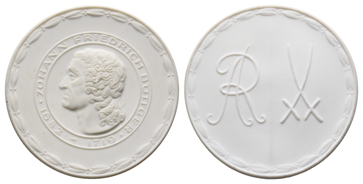  Medaille; Meissen; Johann Friedrich Böttger; Porzellan; 48,29 g, Ø 64,6 mm   