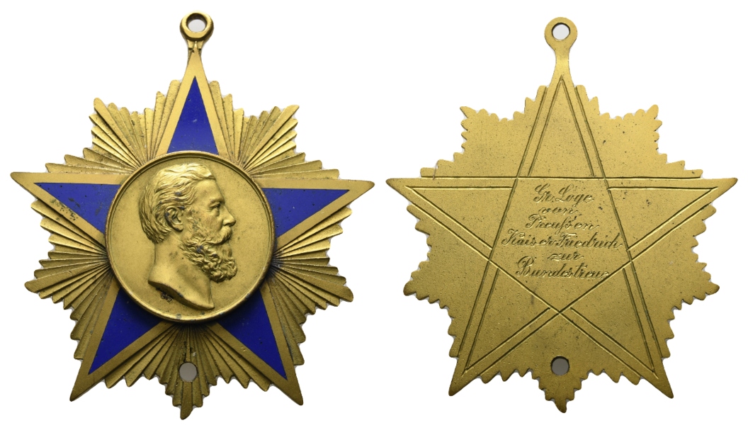  Medaille; Freimaurer; Große Loge von Preußen; vergoldet; tragbar; gelocht; 56,55 g, Ø 66,81 mm   