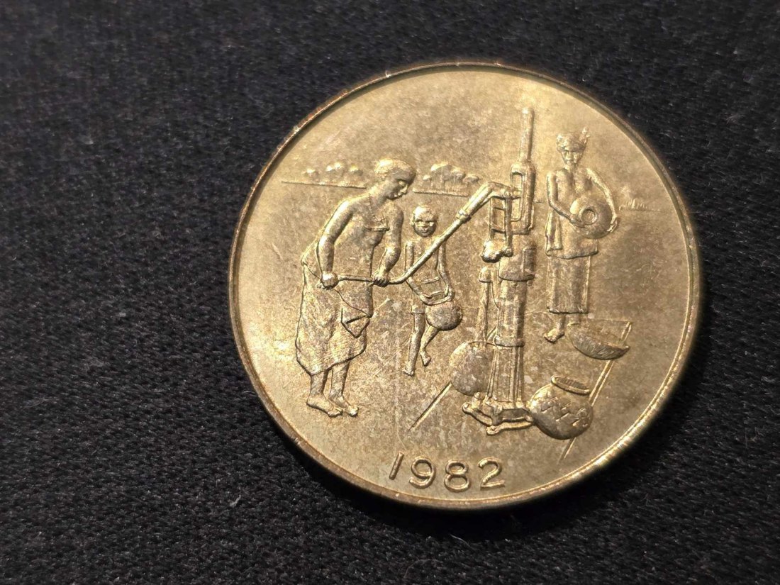  West Afrikanische Staten 10 Franc 1982 VZ   