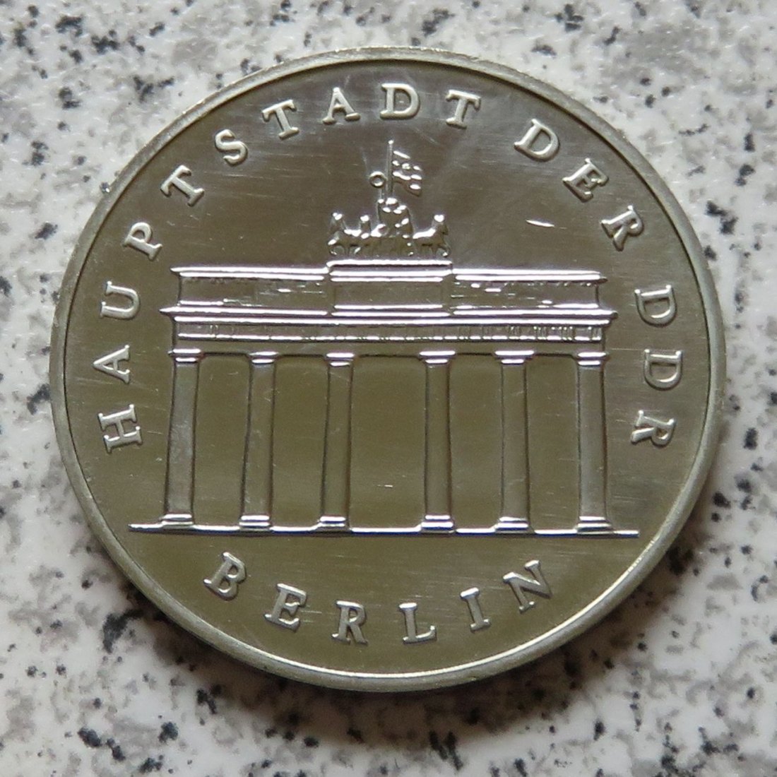  DDR 5 Mark Brandenburger Tor 1984   