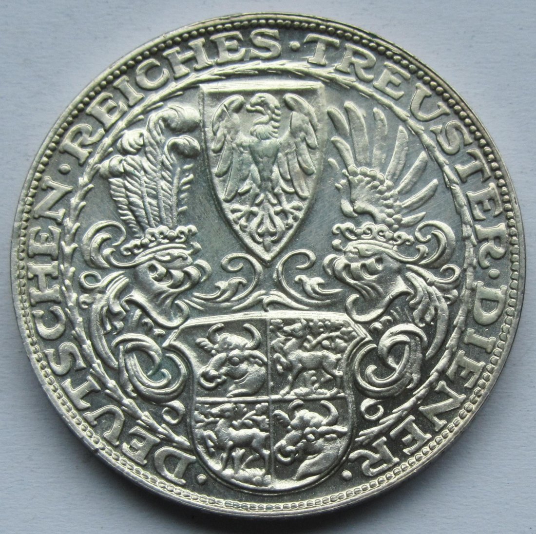  Silbermedaille auf den 80. Geburtstag Hindenburgs 1927   