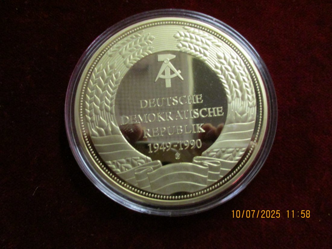  Medaille Gründungsväter der DDR 110g   
