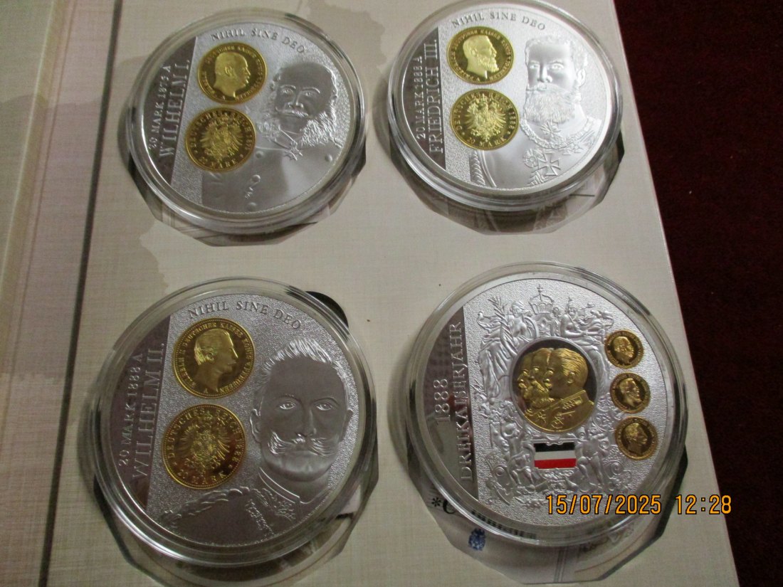  Lot - Sammlung Medaillen Das Drei Kaiser Jahr - 440g / K1   