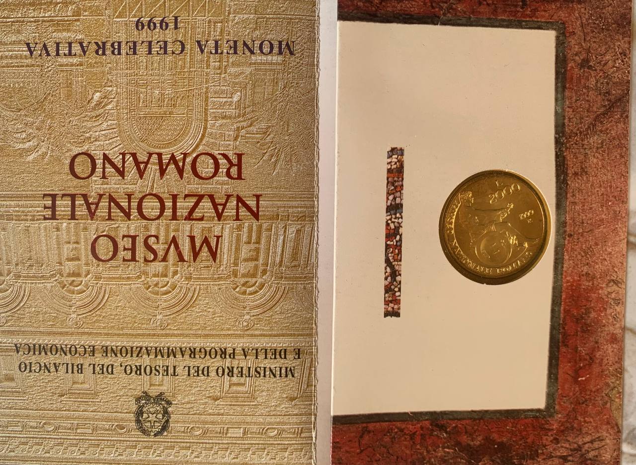 Italy 2000 lire 1999 National Museum in Rome Silver Booklet BU