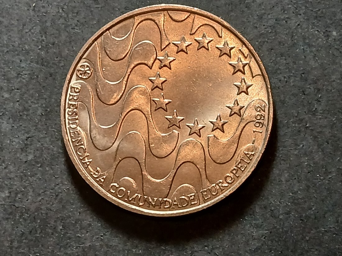  Portugal - 200 Escudos 1992   