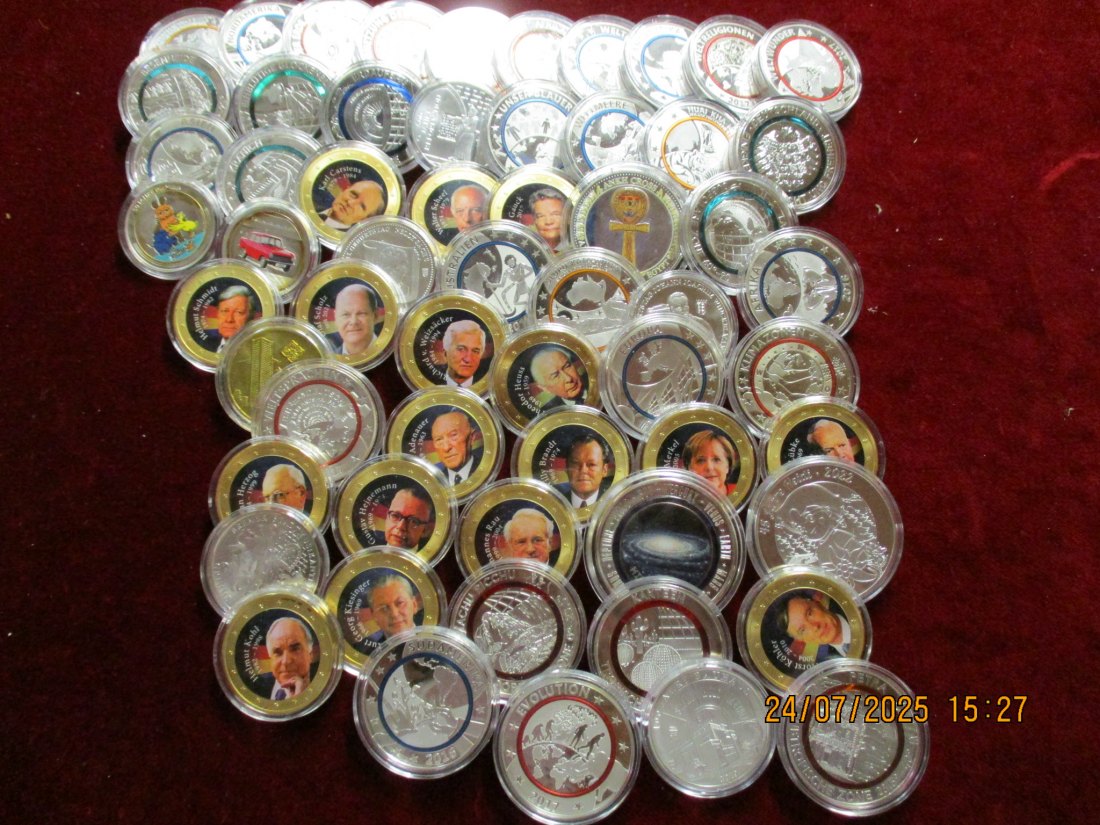  Lot - Sammlung Medaillen  siehe Foto 1,5 kg   