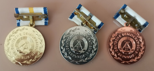  3 Orden Medizin DDR Gold Silber Bronze   